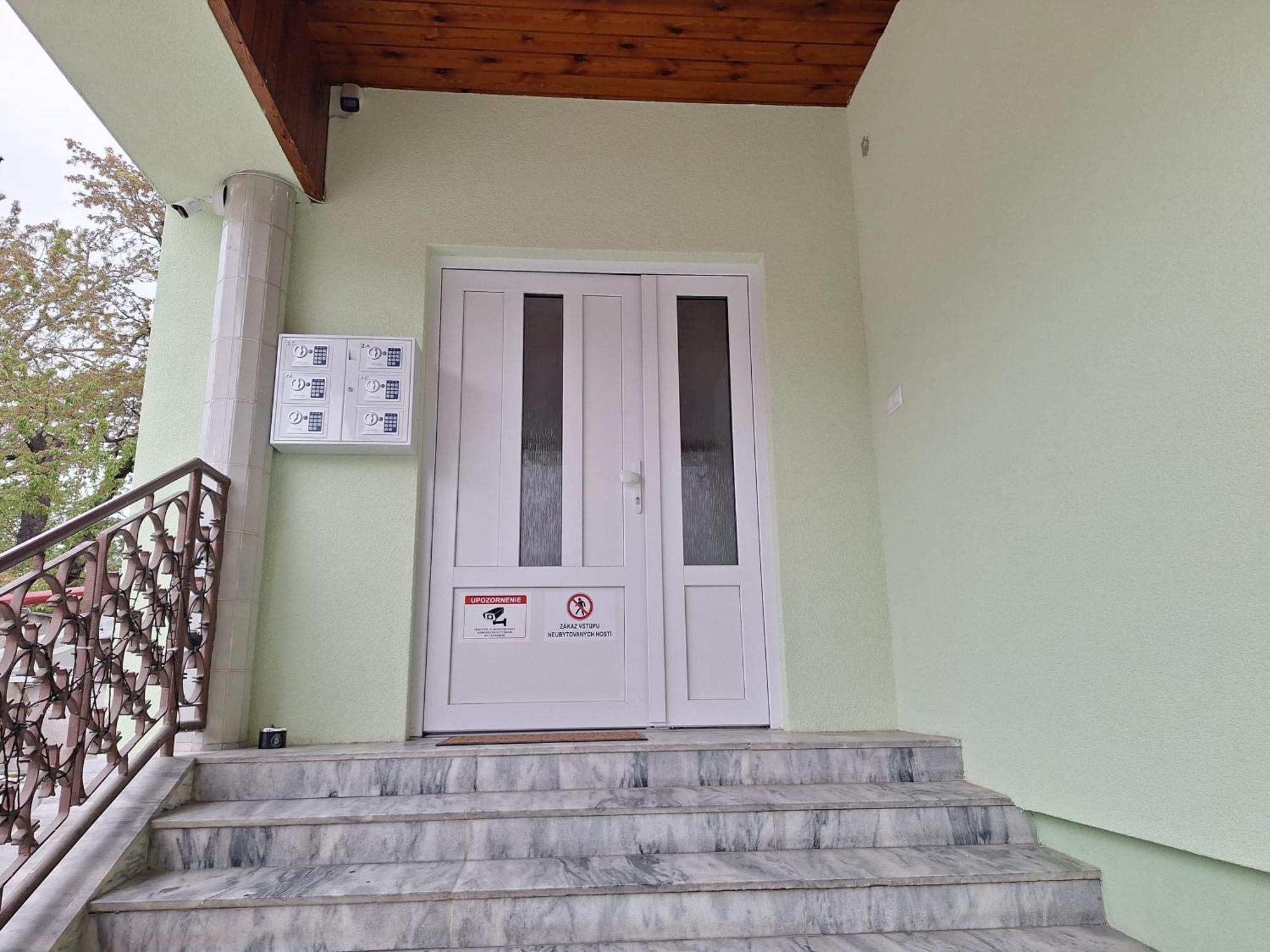 Apartmanovy Dom Stummerova Topoľčany 外观 照片